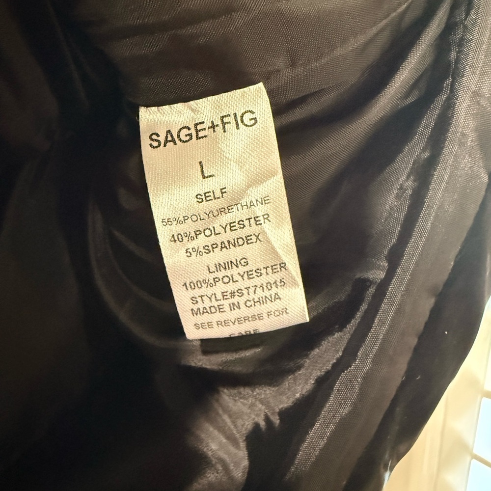 🖤✨ NWT Sage & Fig Shiny Black Cropped Puffer Vest – SZ L ✨🖤 - Picture 4 of 5
